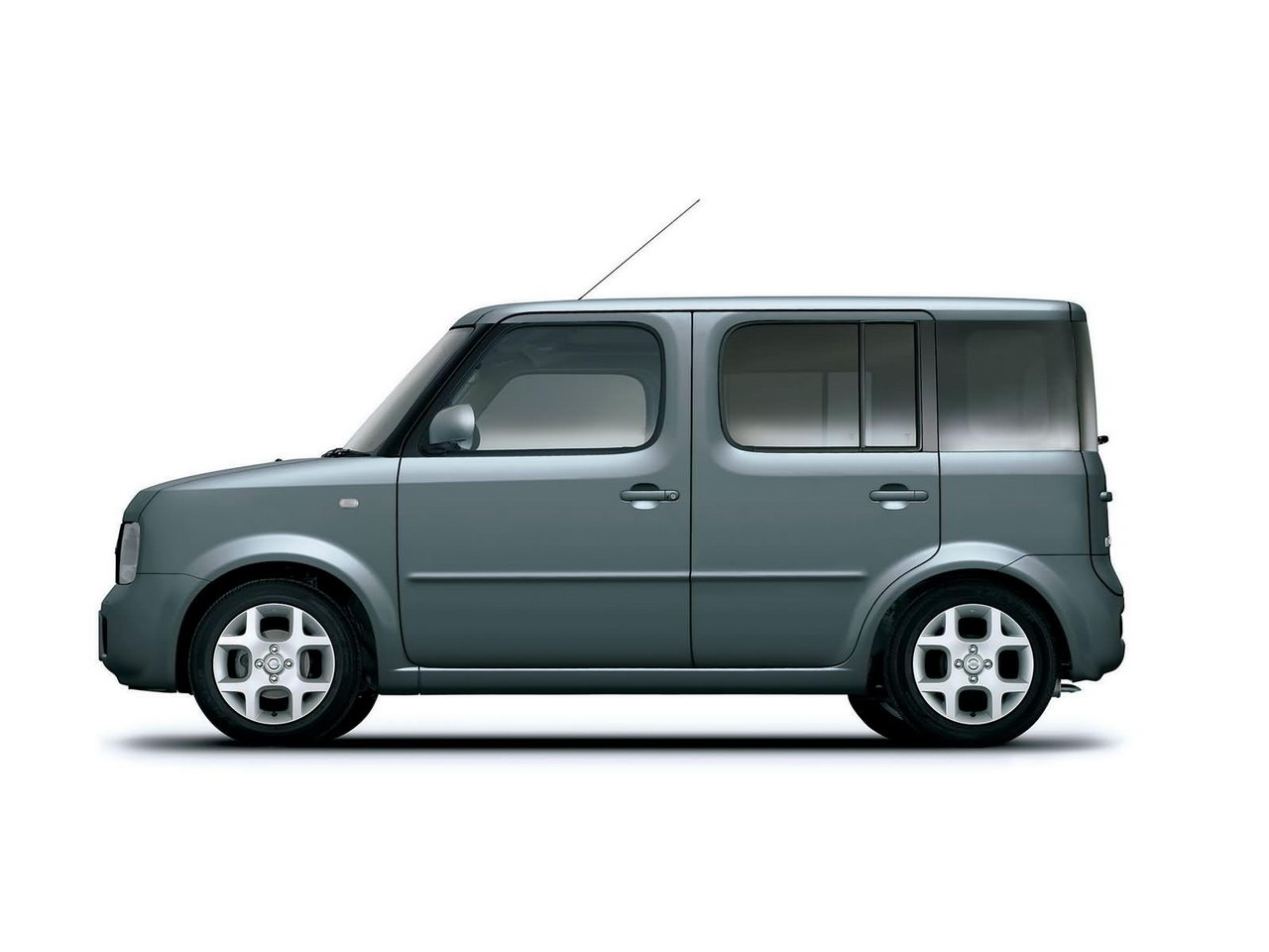 Nissan Cube 2003 019.jpg